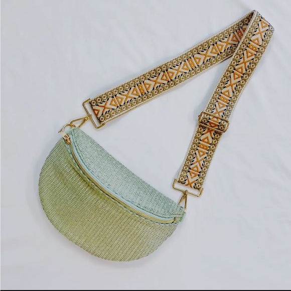 Island Breeze Woven Summer Sling Belt Bag - Picture 4 of 5